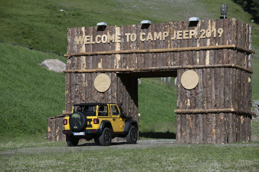  Jeep Wrangler Rubicon 1941 by Mopar (JL) 2019 года  (фото 30 из 35)